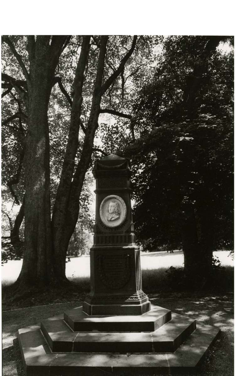 Hölderlindenkmal in Bad Homburg, wo der Dichter einige Zeit lebte.