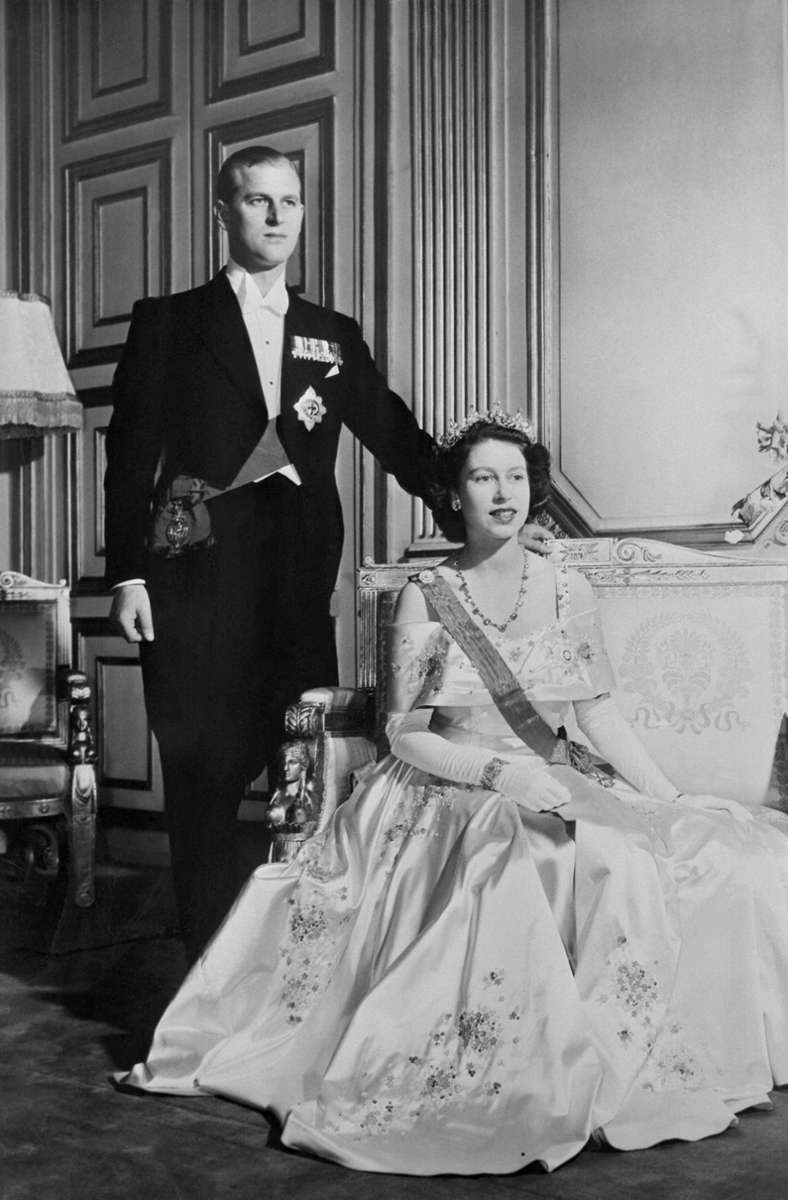 1948: Ein schönes Paar – die Prinzessin und ihr schneidiger Marineoffizier.