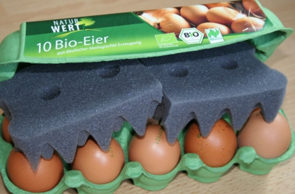 Auch die Eier werden besonders gepolstert, damit sie den Weg mit der Post gut überstehen.