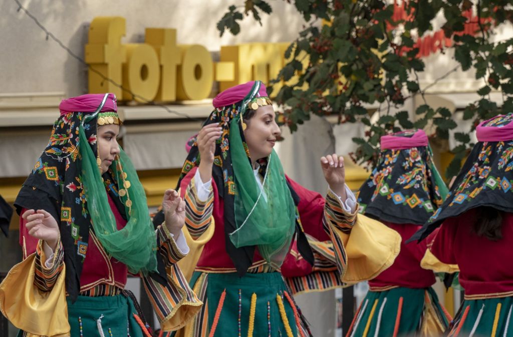 Ebenfalls wunderschöne Kostüme: die türkische Tanzgruppe.