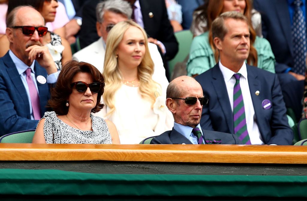 Die royale Familie ist auch durch Prinz Edward (vorne rechts) vertreten.