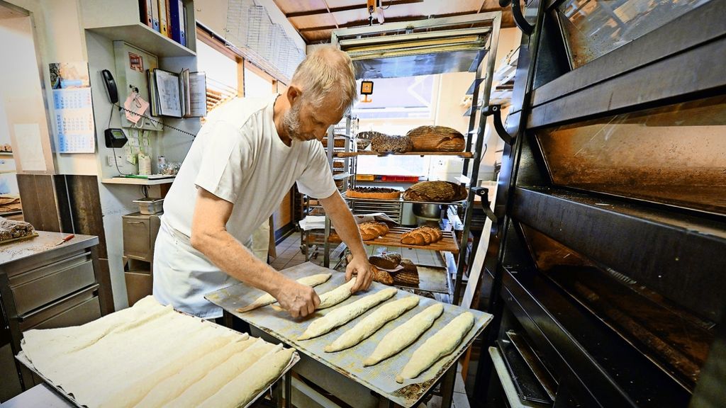  Ein Freiburger Bäcker greift zu einer radikalen Maßnahme, um seine Belegschaft zu entlasten. 