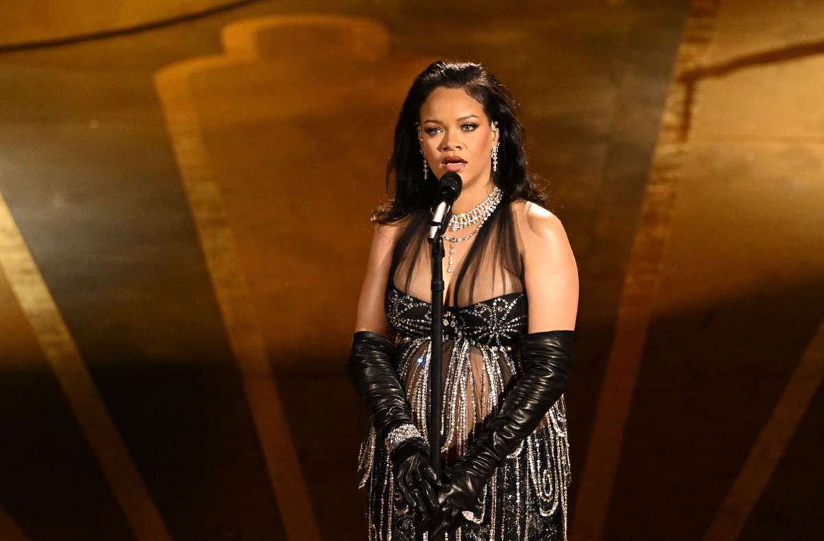 Für die musikalische Untermalung sorgte unter anderem die – inzwischen ziemlich schwangere – Sängerin Rihanna.