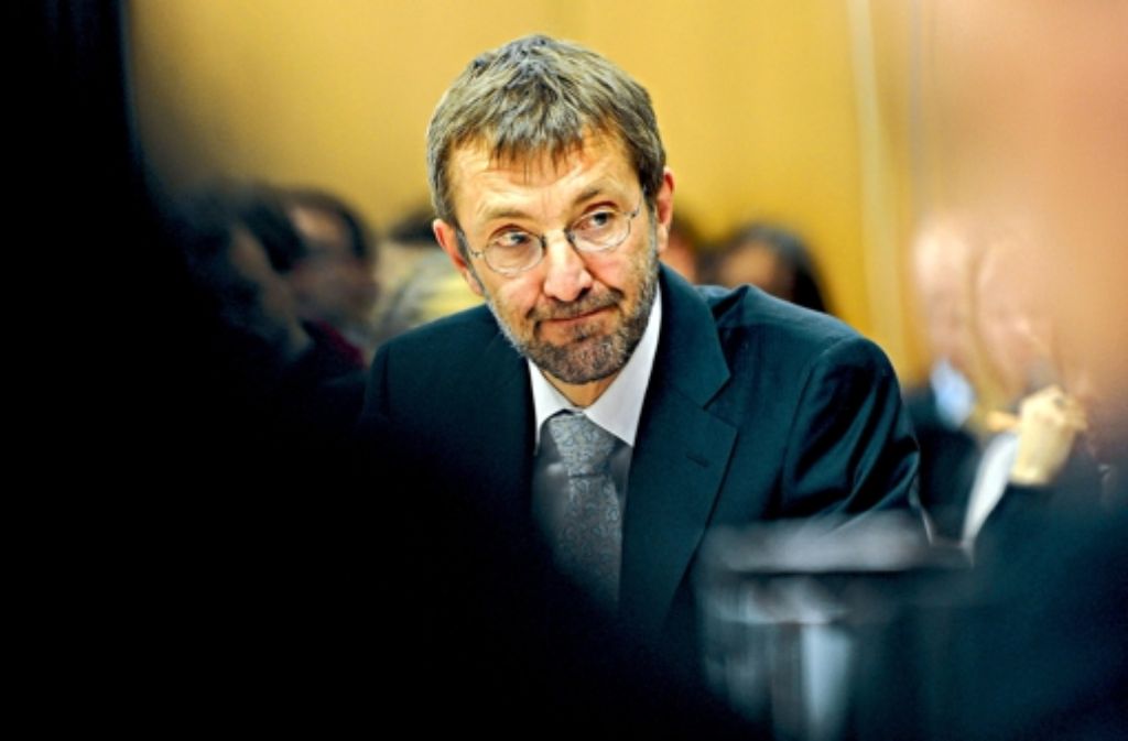 Martin Schockenhoff von der Kanzlei Gleiss Lutz hat vor dem EnBW-Untersuchungsausschuss dem ehemaligen Ministerpräsidenten Stefan Mappus widersprochen.
