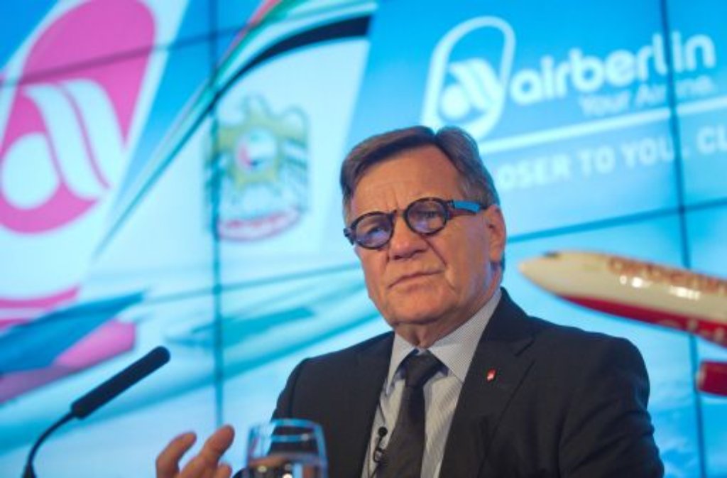 Hartmut Mehdorn (Foto) hört als Vorstandschef bei Deutschlands zweitgrößter Fluggesellschaft Air Berlin auf. Sein Nachfolger wird mit sofortiger Wirkung der bisherige Strategie-Vorstand Wolfgang Prock-Schauer.