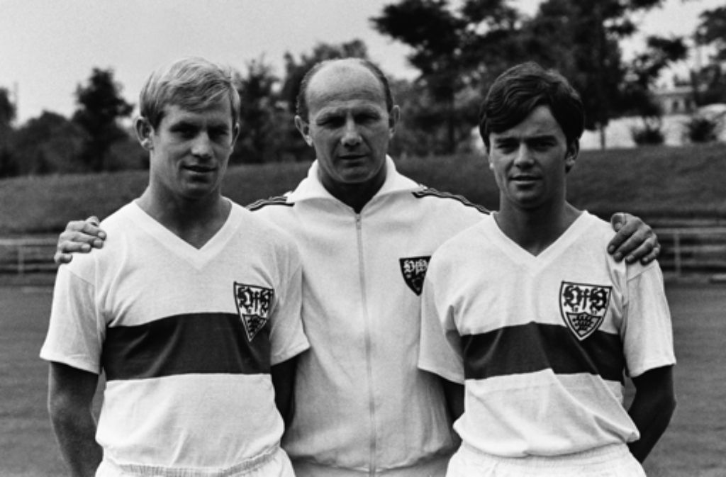 1968/69: Platz 5. Auf dem Bild: Hans Mayer, VfB-Trainer Gunther Baumann, Werner Haaga (von links).
