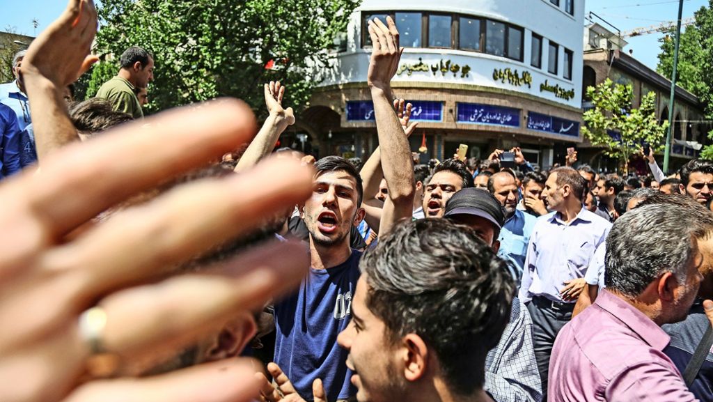  Wegen der schlechten Wirtschaftslage nehmen im Iran Unruhen zu. Die Währung steht vor dem Kollaps. 