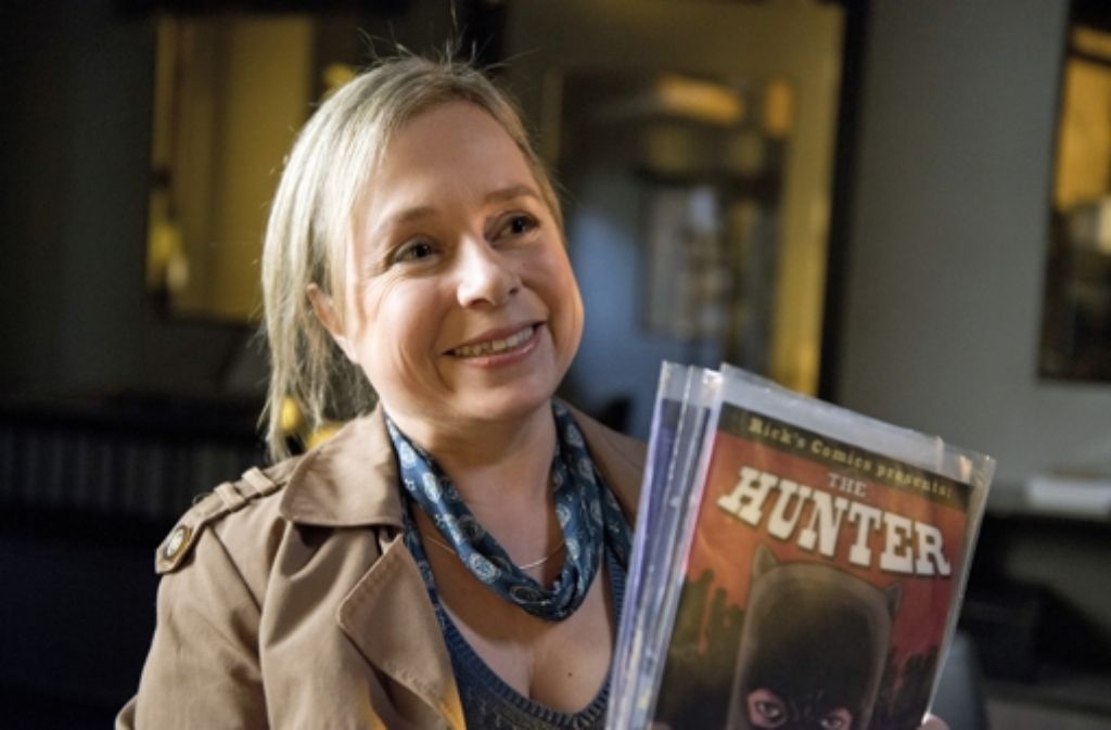 Silke Haller (ChrisTine Urspruch) kommt auf die Idee, sich die Superhelden-Comics „The Hunter“ anzusehen.