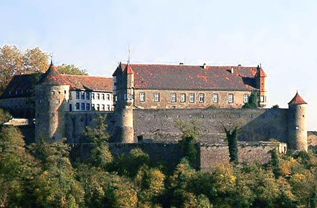 Burg Stettenfels: Die Burg über der Ortschaft Untergruppenbach im Landkreis Heilbronn ist eine seit dem Mittelalter bestehende Höhenburg und Schlossanlage. Wie viele andere Anlagen in der Nachbarschaft wurde sie im elften Jahrhundert errichtet.