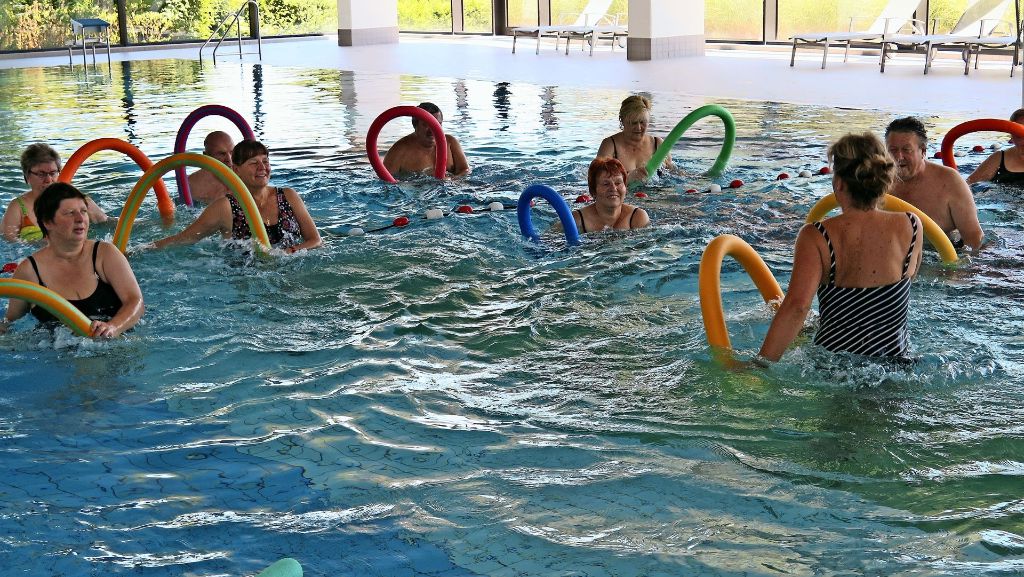 Gesund mit Sport in Fellbach: In Badebekleidung zu mehr Beweglichkeit