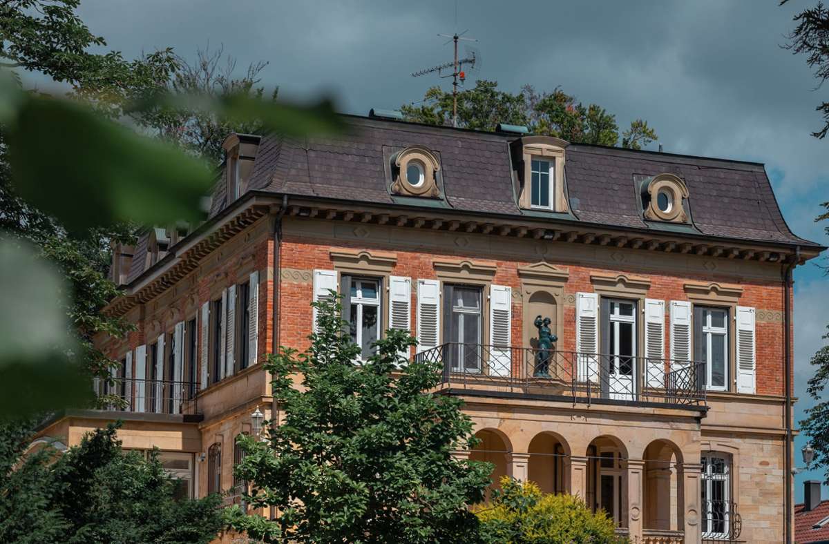 Der Fabrikant Julius Zenneck ließ die Villa anno 1871 erbauen.