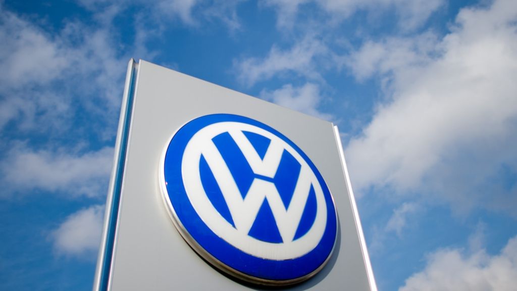 Volkswagen in der Dieselkrise: Autokonzern muss Gewinneinbruch hinnehmen