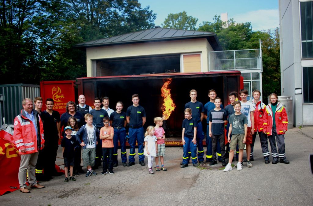 Die Arbeit der Feuerwehr, des Technischen Hilfswerkes und des Deutschen Roten Kreuzes lebt von ihren vielen Ehrenamtlichen.