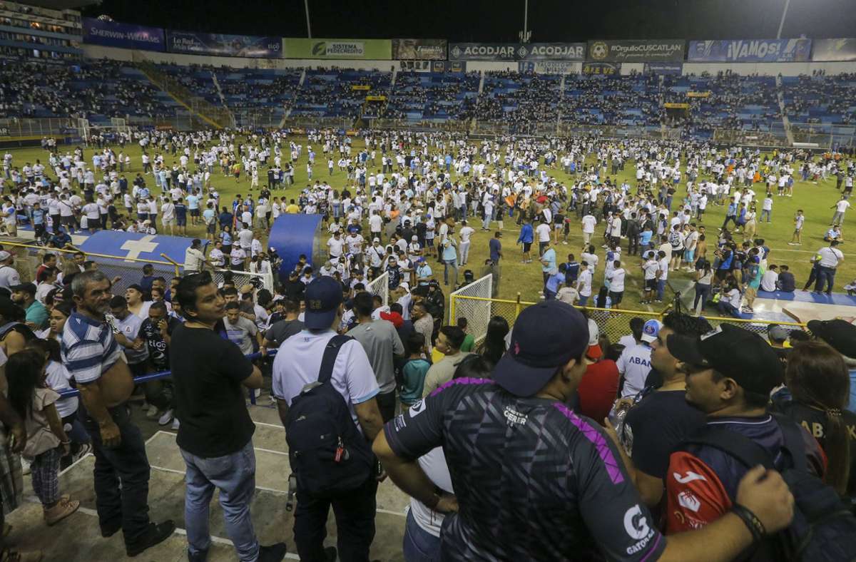 Am vergangenen Wochenende war es im Estadio Cuscatlan in der Hauptstadt San Salvador zu einer Massenpanik gekommen. Foto: dpa/Milton Flores