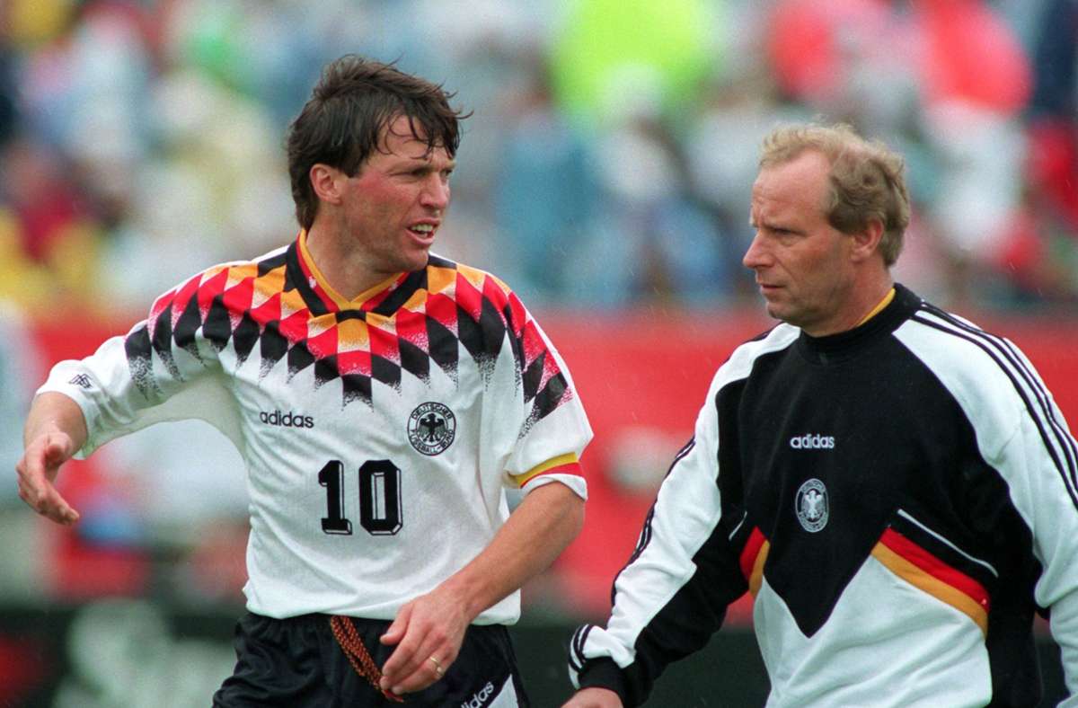 Eher farbenfroh präsentierte sich das deutsche Team bei der WM 1994 in den USA.
