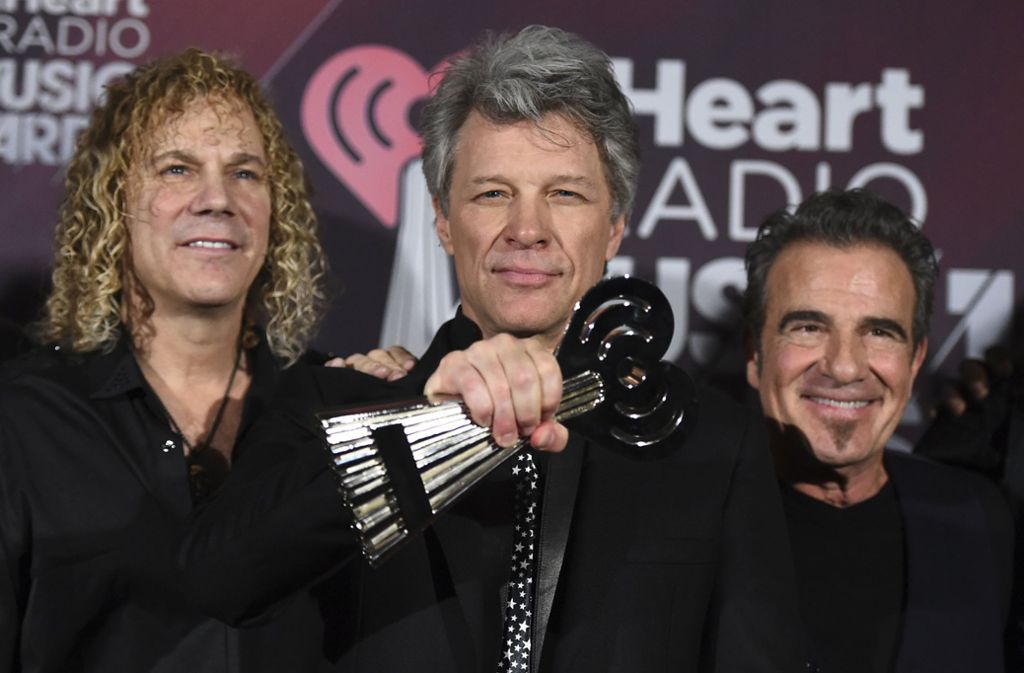 Sie sind alte Hasen im Showbusiness: Die Rocker von Bon Jovi durften den Icon Award mit nach Hause nehmen.