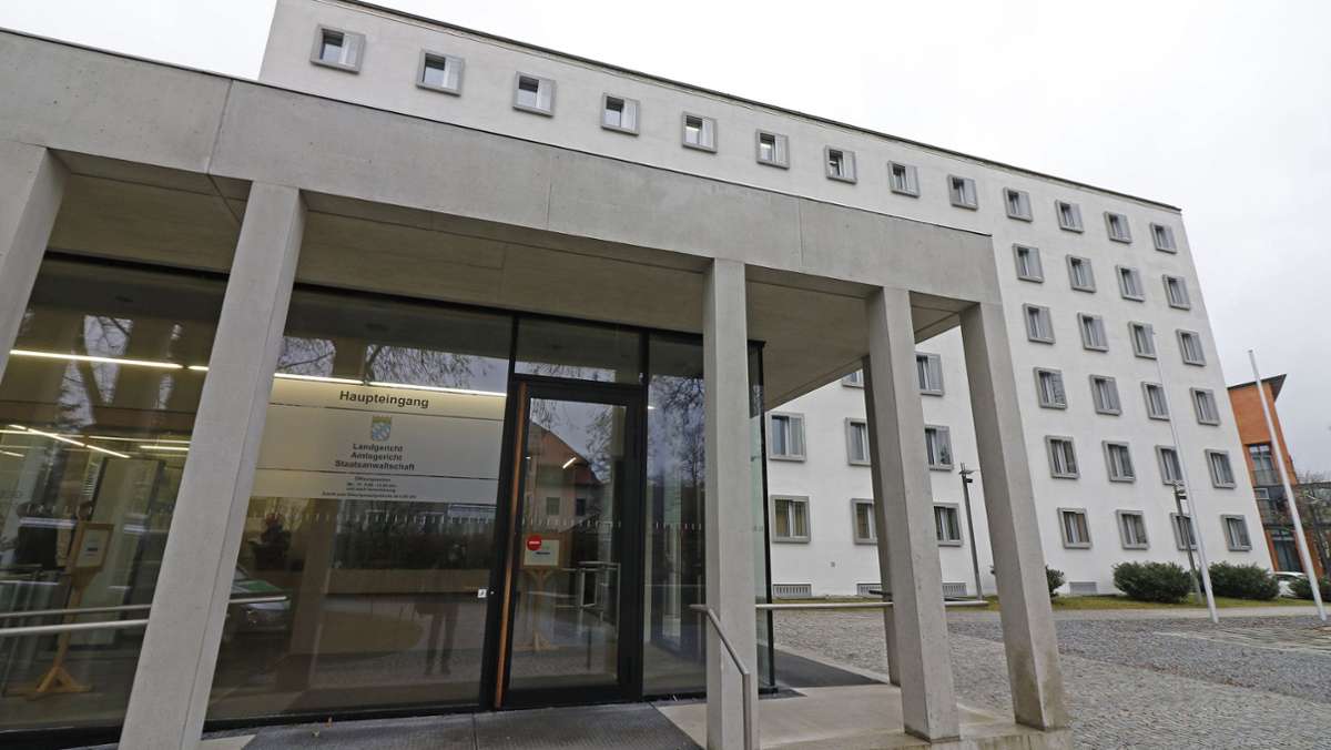 Landgericht Traunstein: Prozess um Vergewaltigung aufSchultoilette beginnt