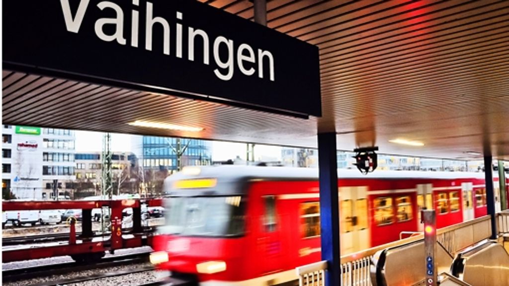 Bahnhof in Vaihingen: Grüne Signale für  Regionalzug-Halt Vaihingen