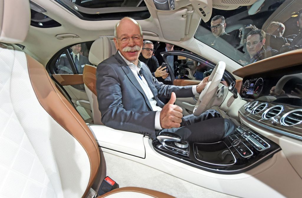 Zetsche präsentiert am 10.01.2016 in einem Hotel in Detroit (Michigan), am Vorabend des ersten Pressetages der North American International Auto Show (NAIAS), die neue Mercedes-Benz E-Klasse.