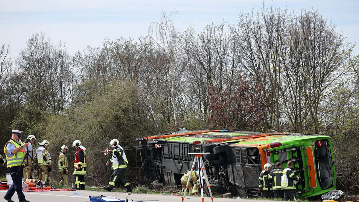 An Bord des Reisebuses waren nach Angaben von Flixbus 53 Fahrgäste und zwei Fahrer.