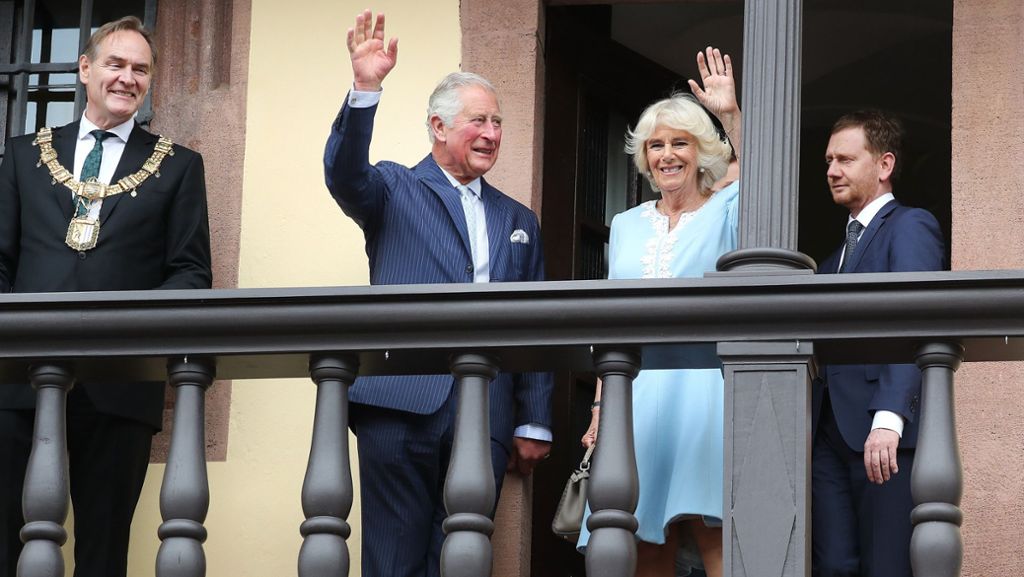  Auf ihrer Deutschland-Reise machen Prinz Charles und seine Frau Camilla am Mittwoch in Leipzig halt. Dort werden sie von vielen Fans empfangen. Anschließend wird ein voller Terminplan durchwandert. 