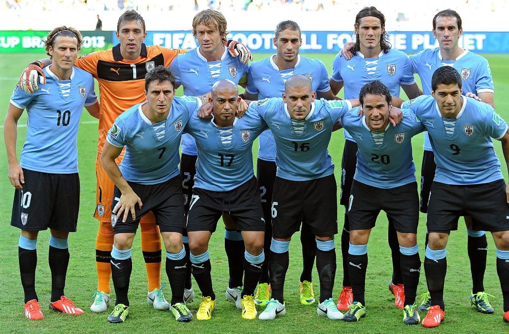 Uruguay; Spitzname: „La Celeste“, Weltranglistenplatz: 17, WM-Titel: 2, Star-Spieler: Luis Suárez (FC Barcelona), Trainer: Óscar Tabárez, Qualifikation: Gruppenzweiter