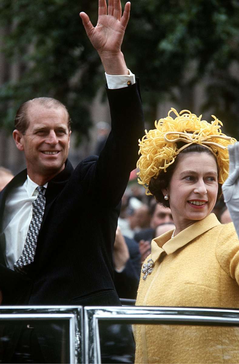 1965: Queen Elizabeth II. und Prinz Philip bei ihrem ersten Deutschlandbesuch.