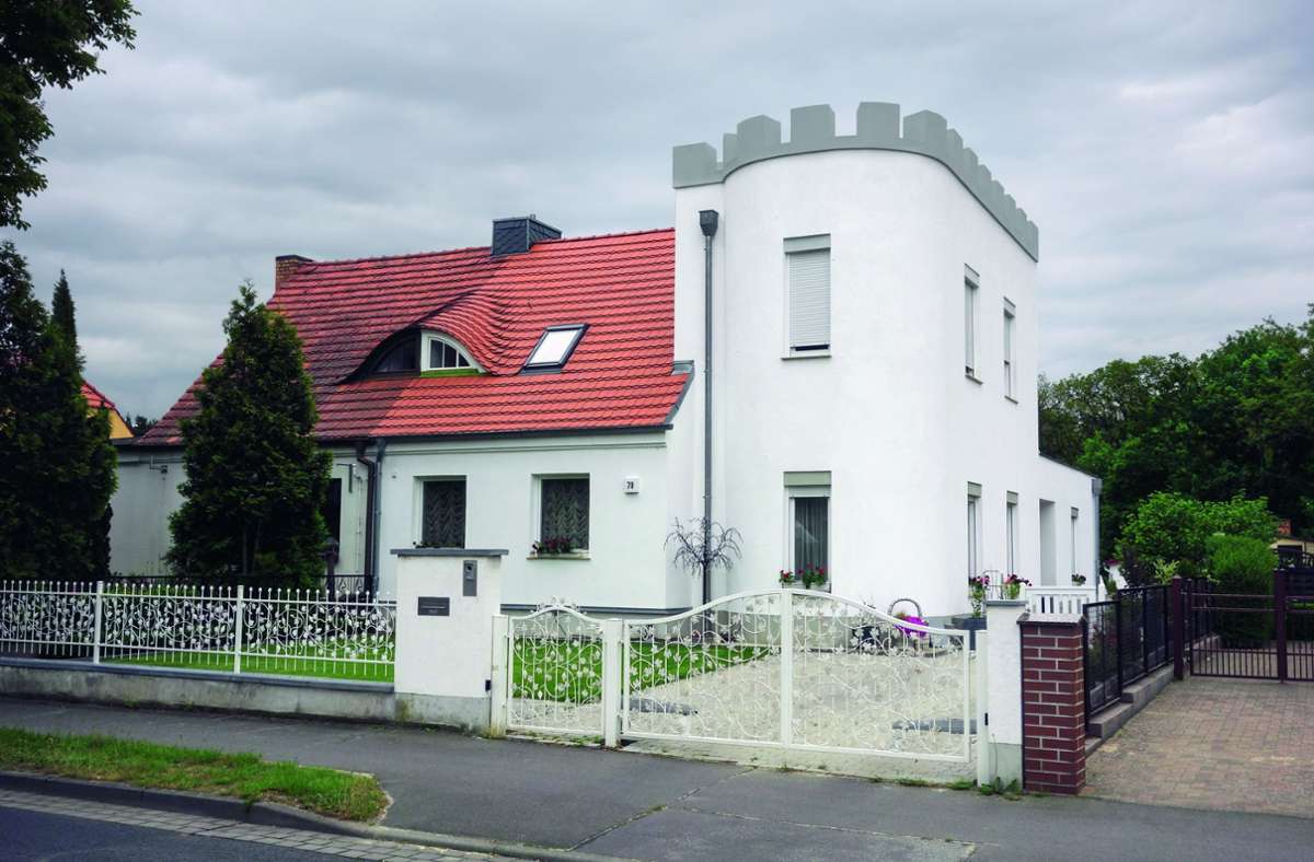 Das Häuschen in Bad Saarow wäre gern eine Ritterburg.