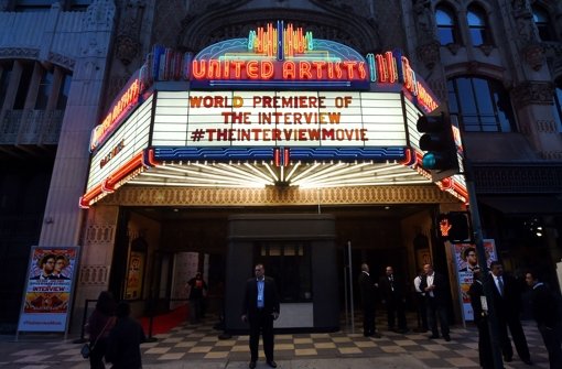Den Start der Komödie „The Interview“, die hier Galapremiere hat, wollen Erpresser und Datendiebe verhindern. Foto: AFP