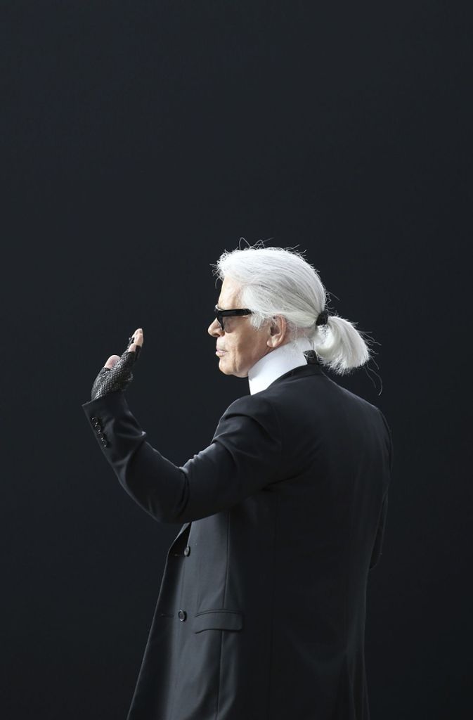 Am 19. Februar verstarb der letzte und einzige deutsche Mode-Visionär und kreativer Exzentriker, Karl Lagerfeld.
