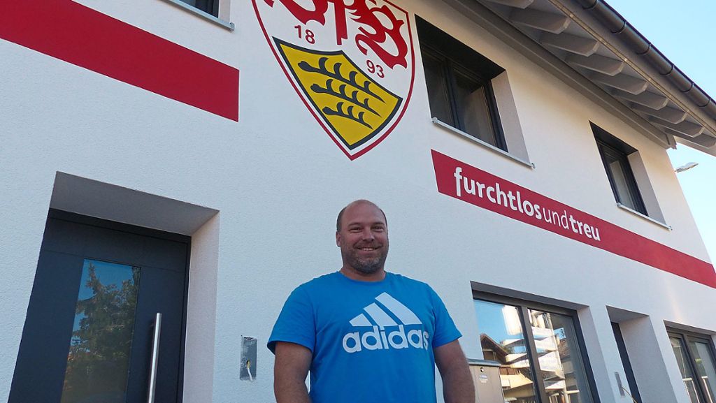 VfB Stuttgart: VfB-Fan streicht sein Haus in Vereinsfarben