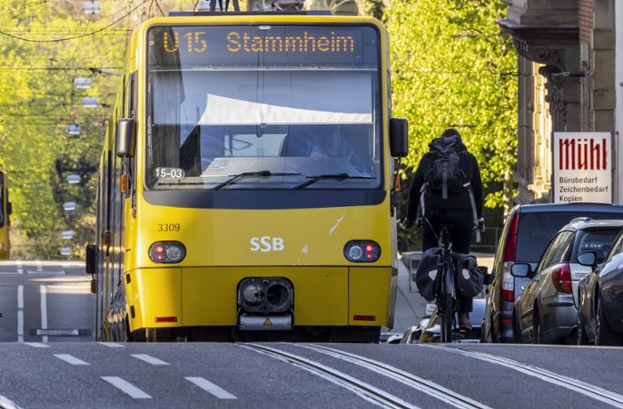 Zeugen in Stuttgart gesucht: 18-Jährige in Stadtbahn sexuell belästigt