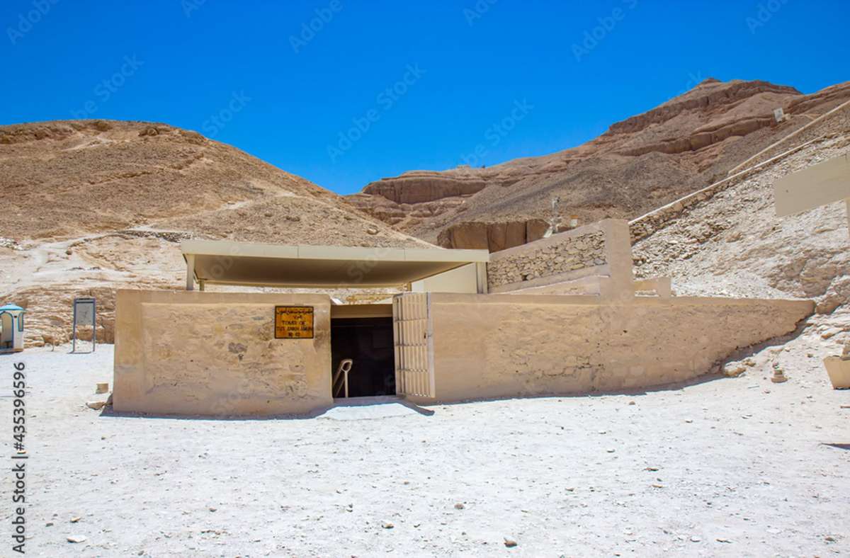 Unscheinbar – der Eingang zum Grab von Tutanchamun im Tal der Könige.