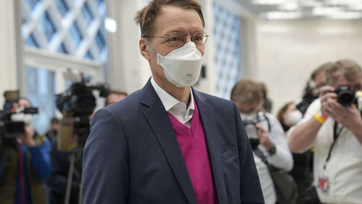  Karl Lauterbach ist der neue Minister für Gesundheit. Dass es schlecht um selbige steht, kann man an seiner Kleidung ablesen. Ein Stilcheck. 