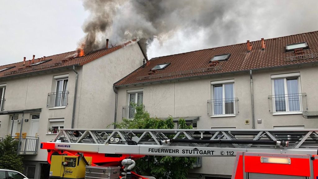 Stuttgart-Weilimdorf: Feuerwehr rückt zu Brand in Wohnhaus aus –  drei Verletzte