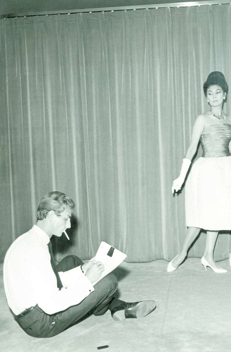 Yorn und das Mannequin Ala 1962 in dem gerade eröffneten Haute-Couture-Haus YORN.