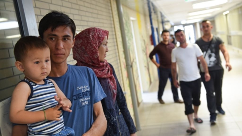 Asylbewerber: Bis zur Abschiebung ist es ein weiter Weg