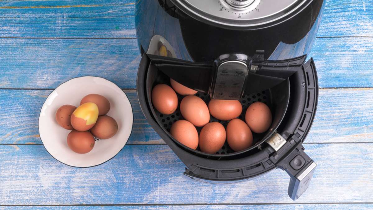 Eier in der Heißluftfritteuse zubereiten: 4 Rezepte