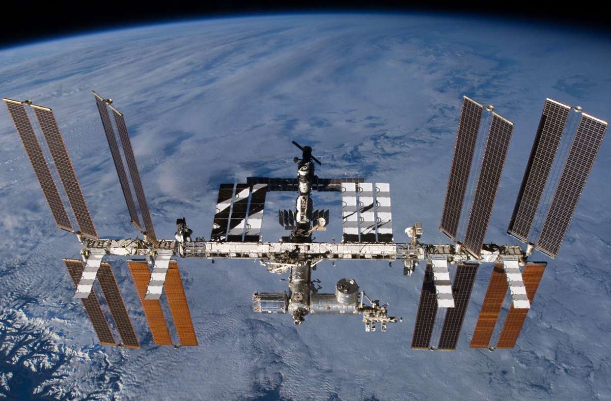 Die Internationale Raumstation (ISS) in der Erdumlaufbahn