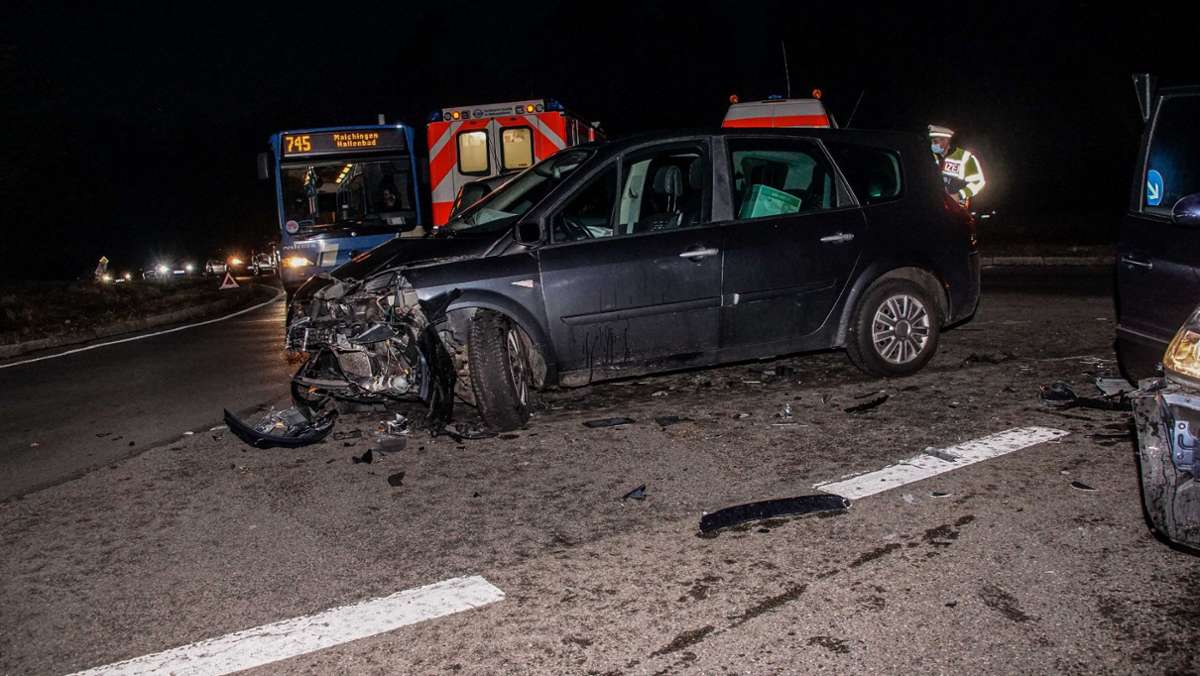 Auf Landesstraße bei Magstadt: Crash im Kreuzungsbereich
