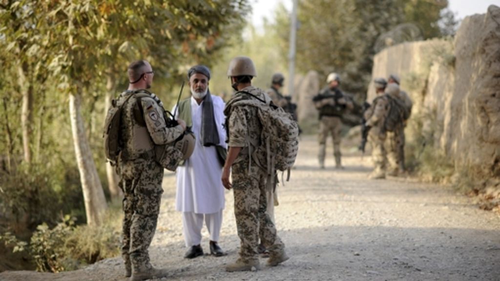  Die Bundesregierung erlaubt bisher 182 Hilfskräften der Bundeswehr und der Polizei in Afghanistan die Einreise nach Deutschland, weil diese Racheakte der Taliban zu befürchten haben. 