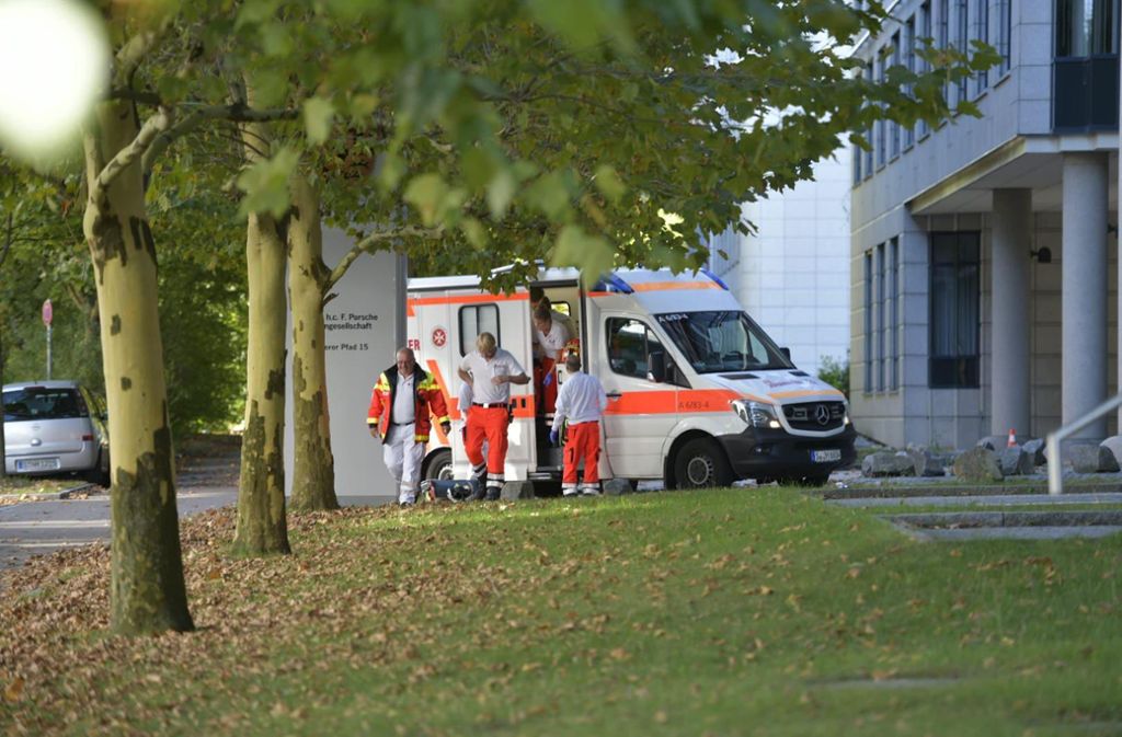 Ein Mitarbeiter wurde durch eine Stichflamme in Stuttgart-Weilimdorf verletzt.