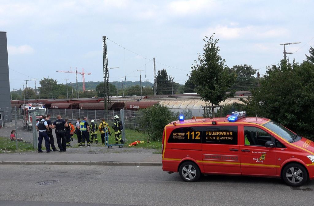 Um 13 Uhr traf die Nachricht unter dem Codewort G 4 – Gefahrgutunfall groß – bei der Feuerwehr in Kornwestheim ein.