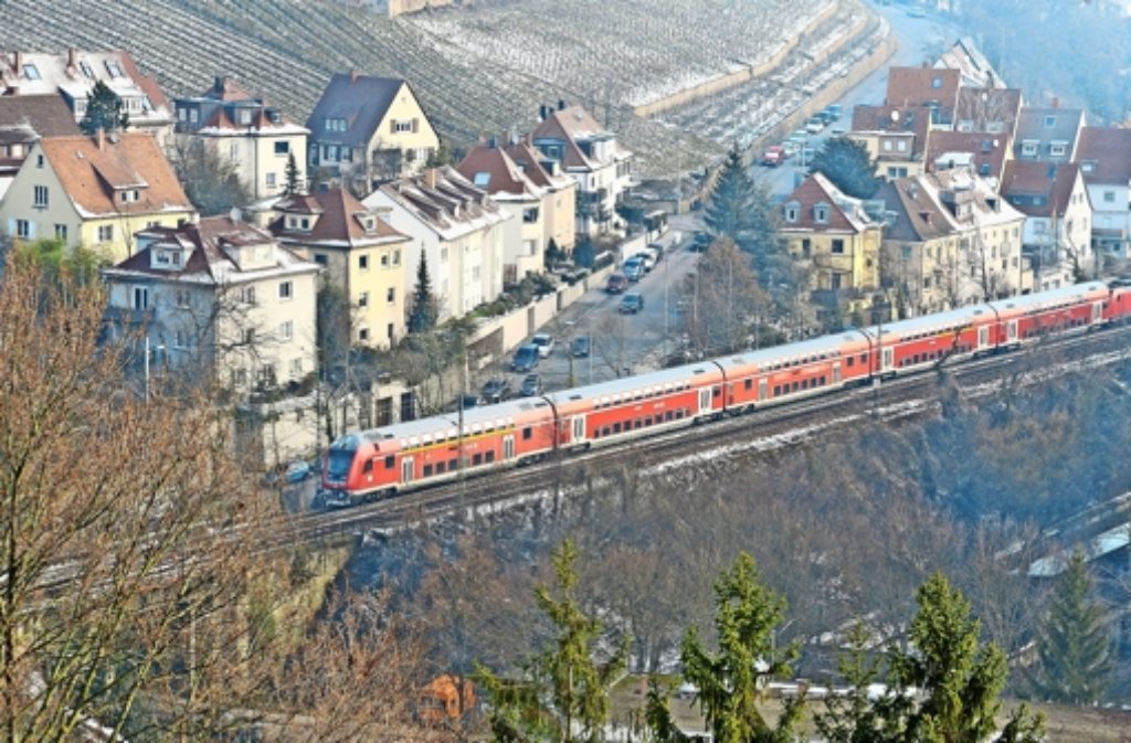 Diese  Bahnstrecke bietet ihren Passagieren nicht nur ein schönes Panorama, sondern hat nach Ansicht des VCD eine Menge Potenzial für den Nahverkehr. Foto: dpa