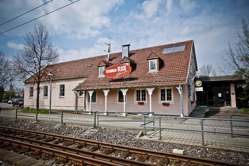 Seit dem 1. Januar 2013 ist die Stadt die Eigentümerin der Gaststätte Blick Solitude in Stuttgart-Weilimdorf. Damit half man im Rathaus der SG Weilimdorf aus der Patsche, die sonst Insolvenz hätte anmelden müssen.