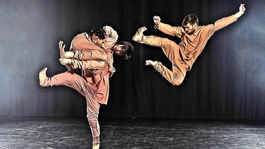 Tanztheater: „Der Eindringling“: Kung-Fu gegen das Fremde