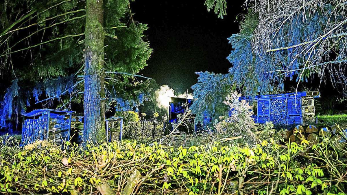 Gartenhütten brennen im Kreis Ludwigsburg: Hängen die Fälle zusammen?
