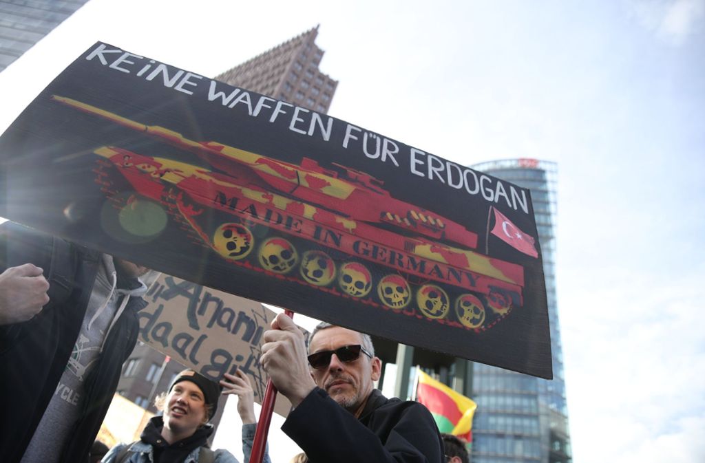 „Keine Waffen für Erdogan – Made in Germany“, steht auf diesem Schild.