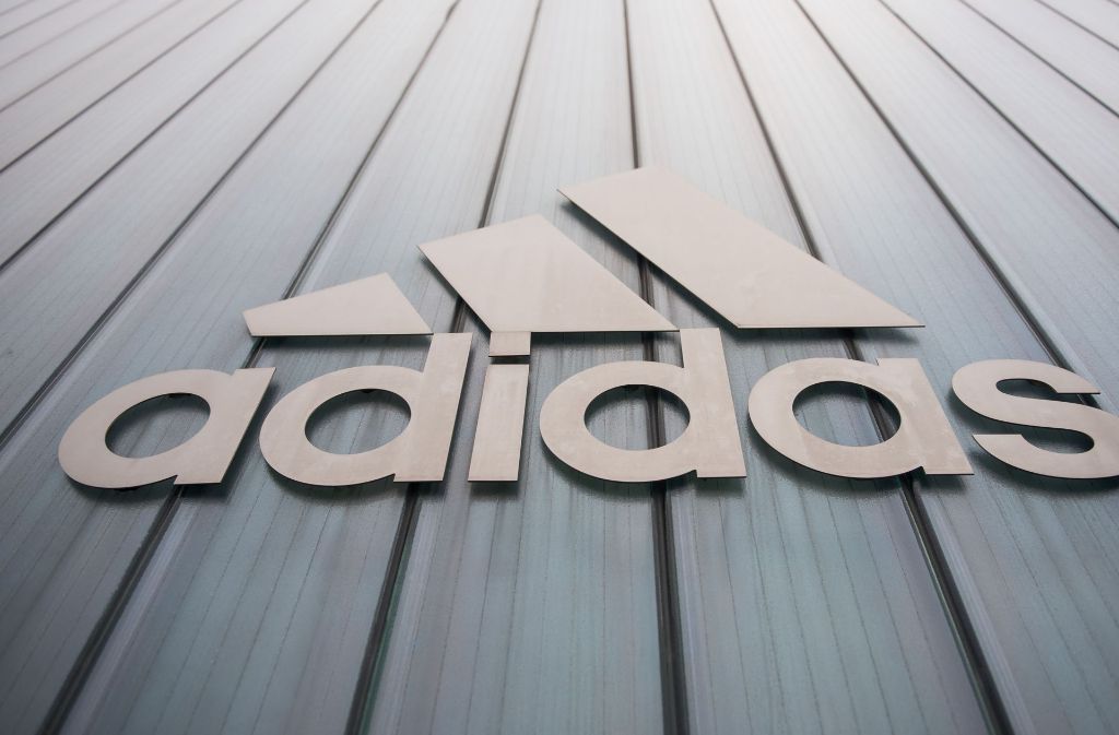 Die Kunden schenken dem deutschen Sportartikelhersteller im Gegensatz zu Nike zwar mehr Vertrauen, doch Adidas aus Herzogenaurach wird als nicht so innovativ empfunden und landet daher auf Platz 15.