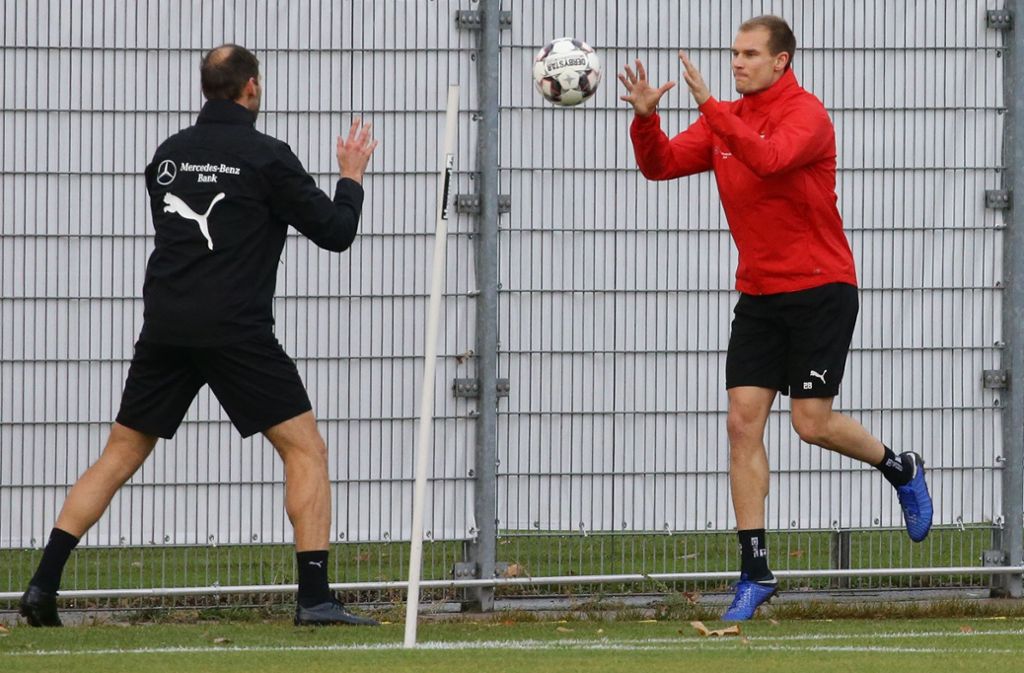 Statt mit dem Ball am Fuß trainiert Holger Badstuber individuell.